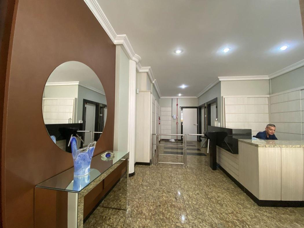 Sala Comercial no centro para locação e venda, CURITIBA - PR - foto 2