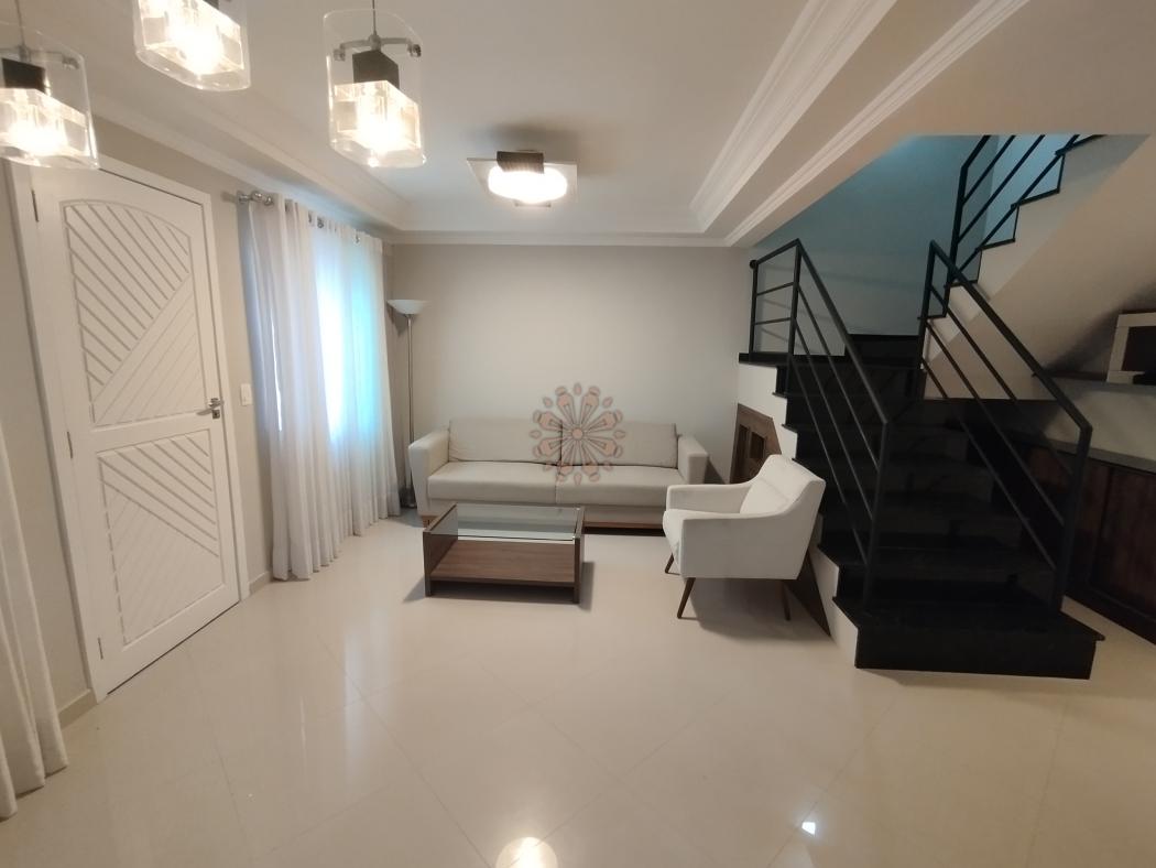 SOBRADO NO BAIRRO SANTA FELICIDADE EM CONDOMINIO COM 3 QUARTOS E JARDIM! - foto 4