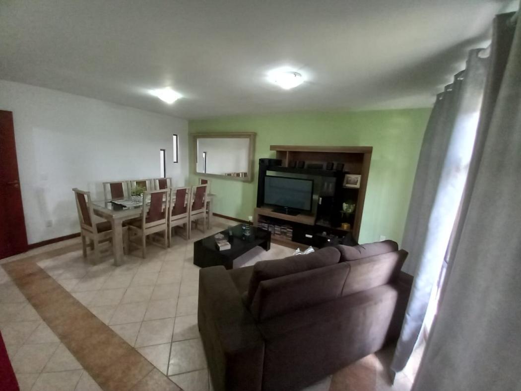 CASA com 4 dormitórios à venda com 363m² por R$ 1.350.000,00 no bairro Xaxim - CURITIBA / PR - foto 3