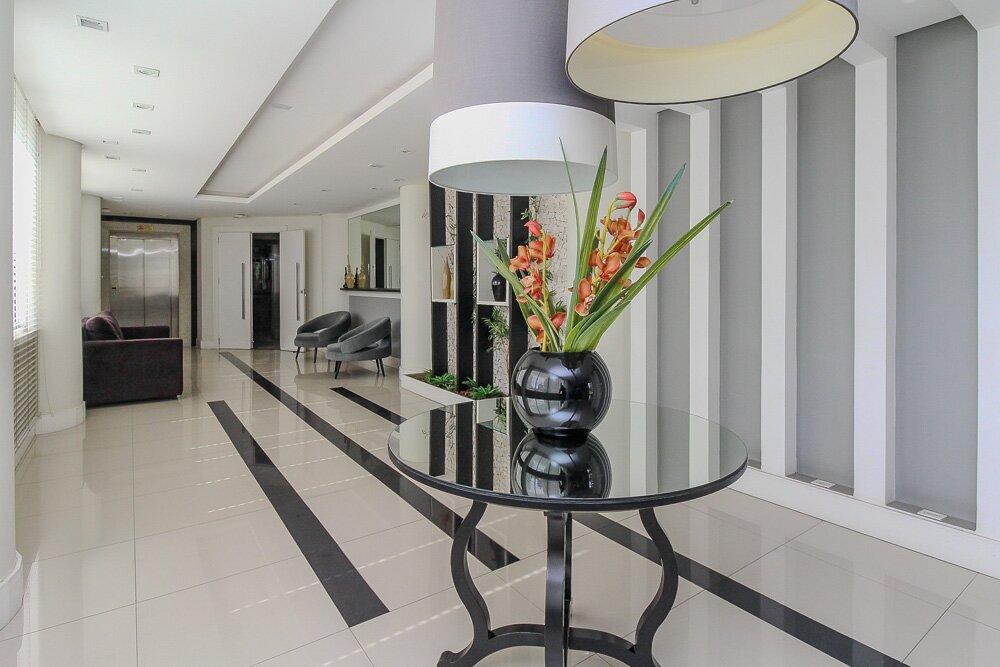 Aproveite! Vende apartamento c/03 dormitórios (1suite), no Cabral - foto 3