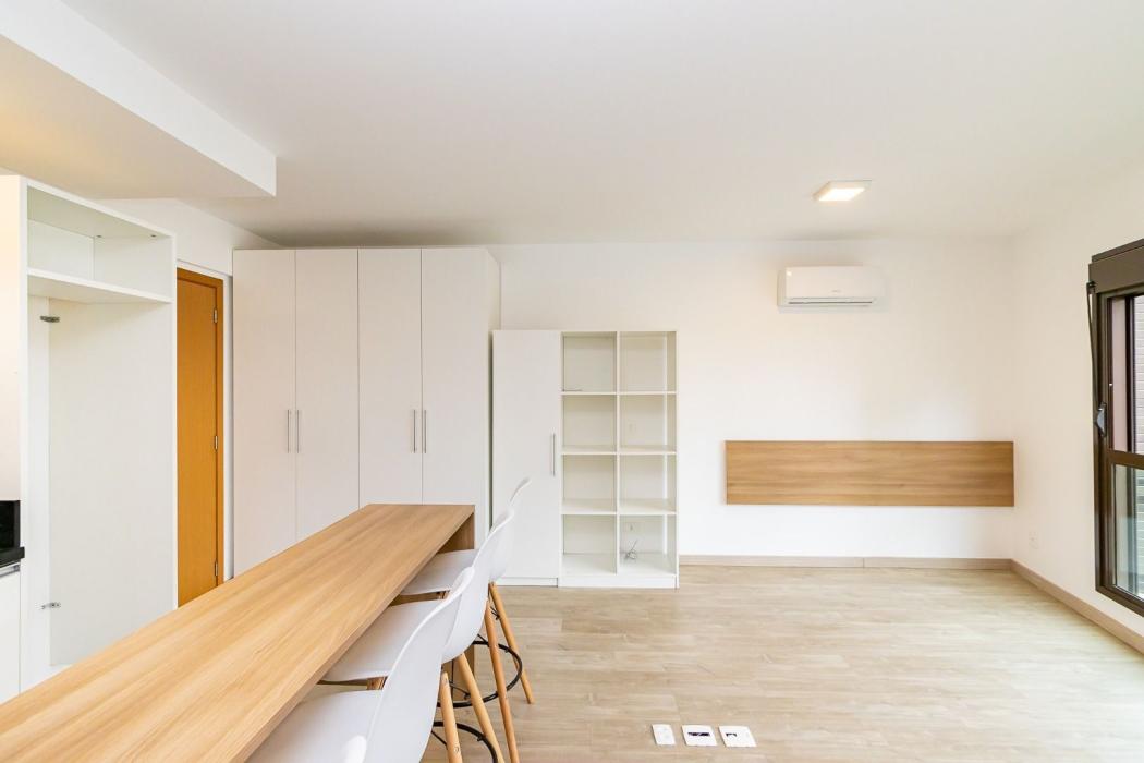 Apartamento com 1 dormitório para alugar, 31 m² por R$ 2.959,00/mês - Água Verde - Curitiba/PR