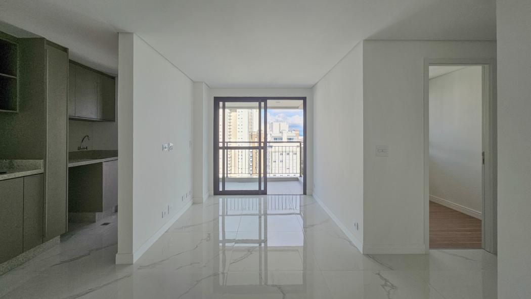 Apartamento semi-mobiliado de 64 m² no 25º andar no Explore Botânico com 2 dormitórios sendo 1 suíte e 1 vaga de garagem - foto 2
