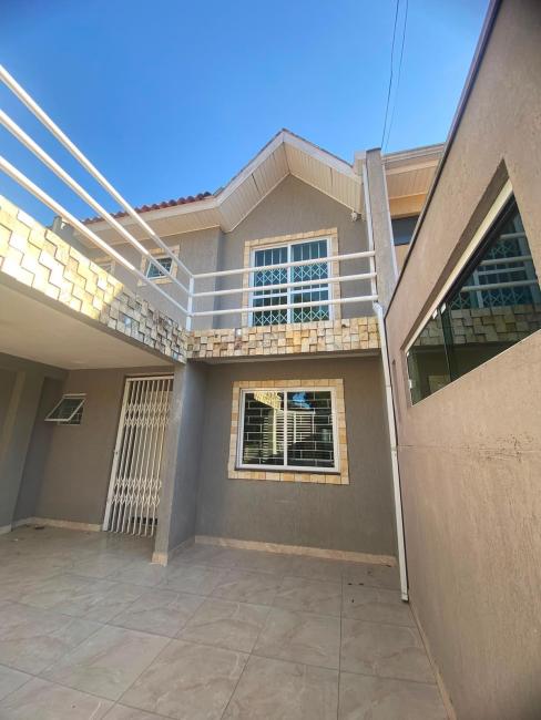Sobrado à venda, 2 vagas, 3 dormitorios sendo um suite c/ sacada- Boquierão