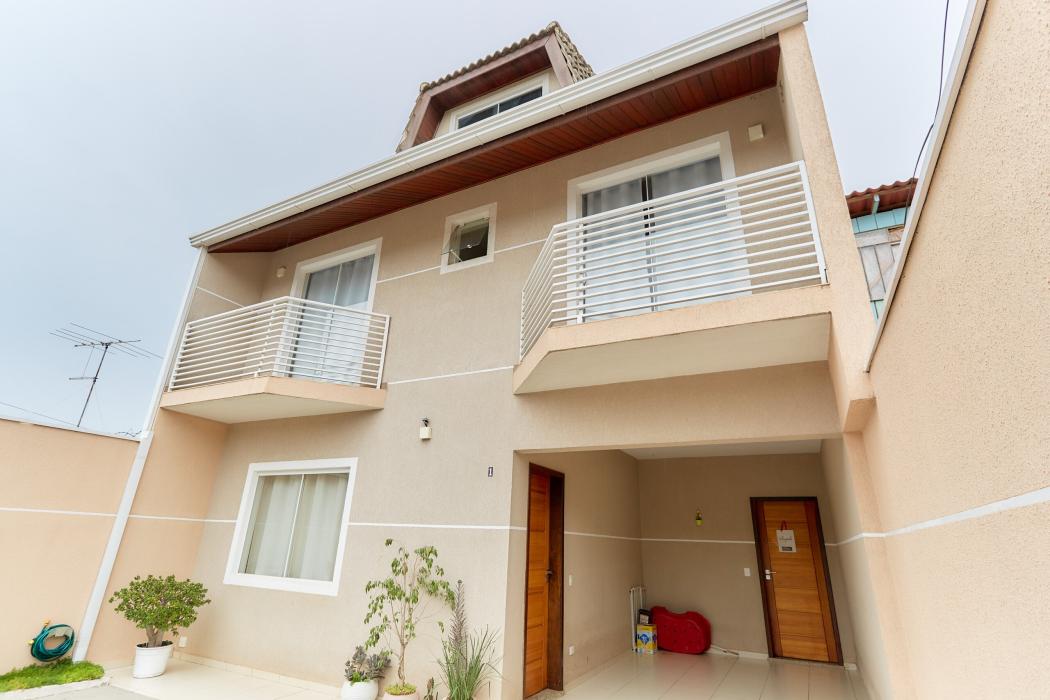 Sobrado Triplex com 4 quartos, amplo ático, vagas para até 3 carros. - foto 3