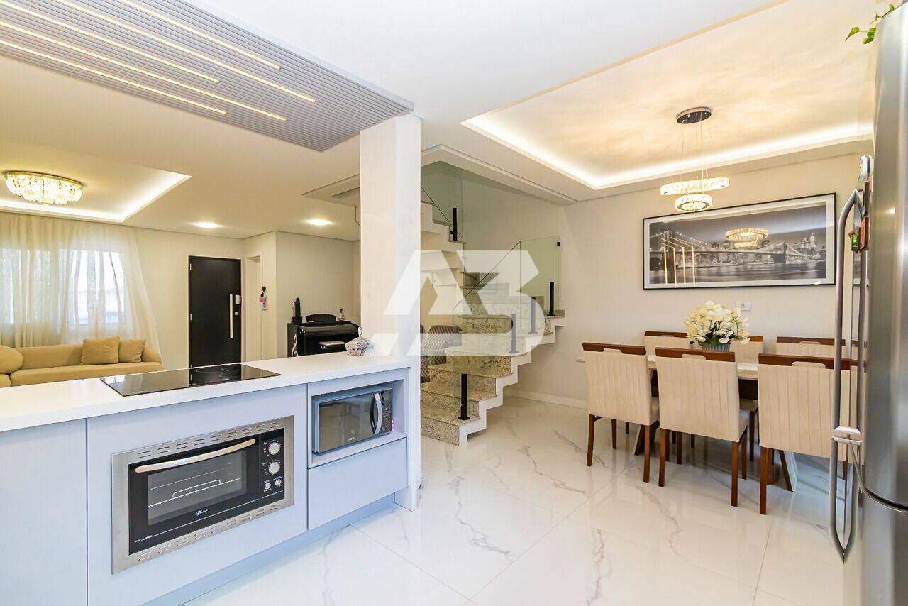 Sobrado Mobiliado com 3 dormitórios à venda, 138 m² por R$ 1.150.000 - Cidade Jardim - São José dos Pinhais/PR