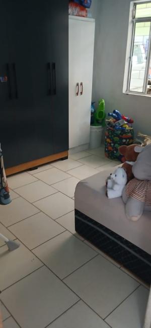 Casa Térrea para Venda em Curitiba, Santa Cândida, 2 dormitórios - foto 2