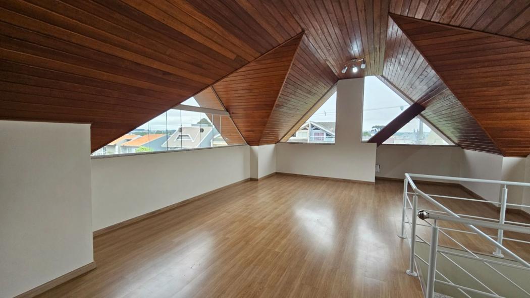 Sobrado com 3 dormitórios para alugar, 164 m² por R$ 3.900/mes - Uberaba - Curitiba/PR - foto 2