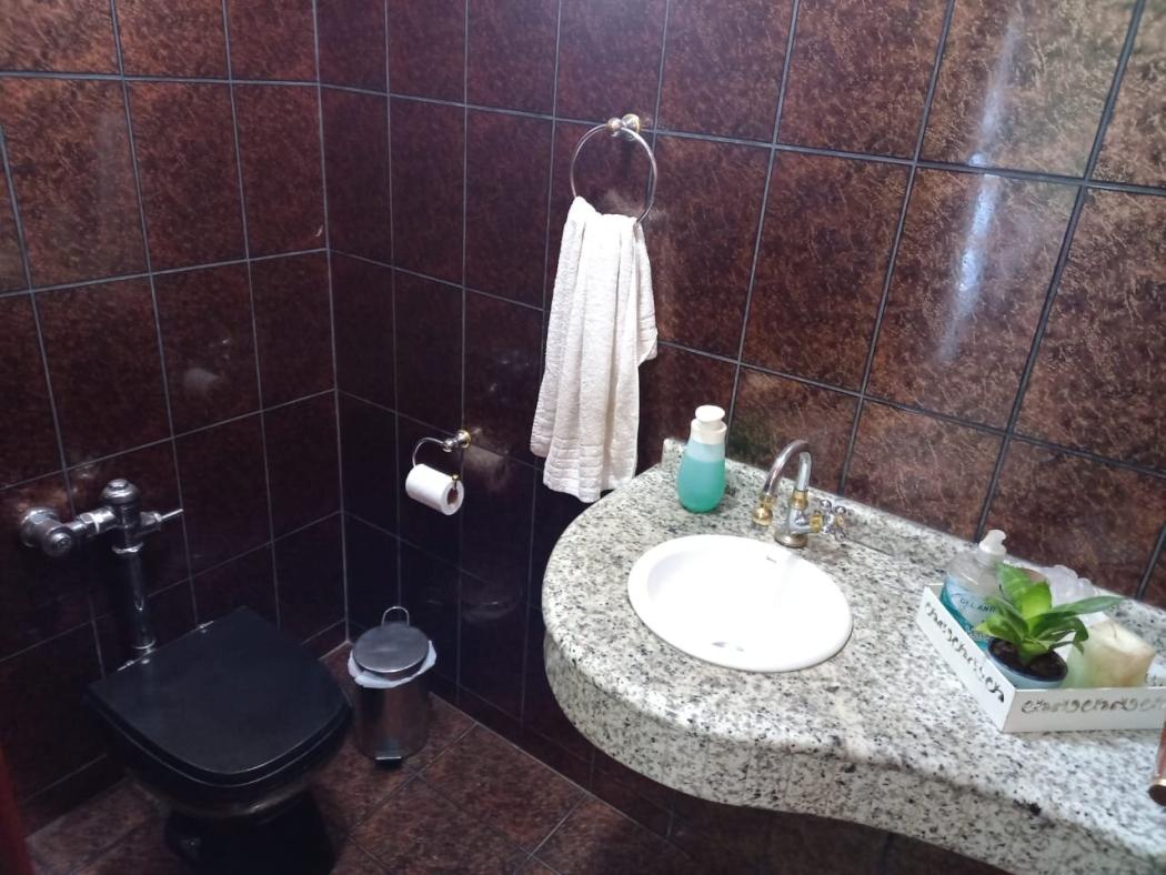 CASA com 4 dormitórios à venda com 363m² por R$ 1.350.000,00 no bairro Xaxim - CURITIBA / PR - foto 4