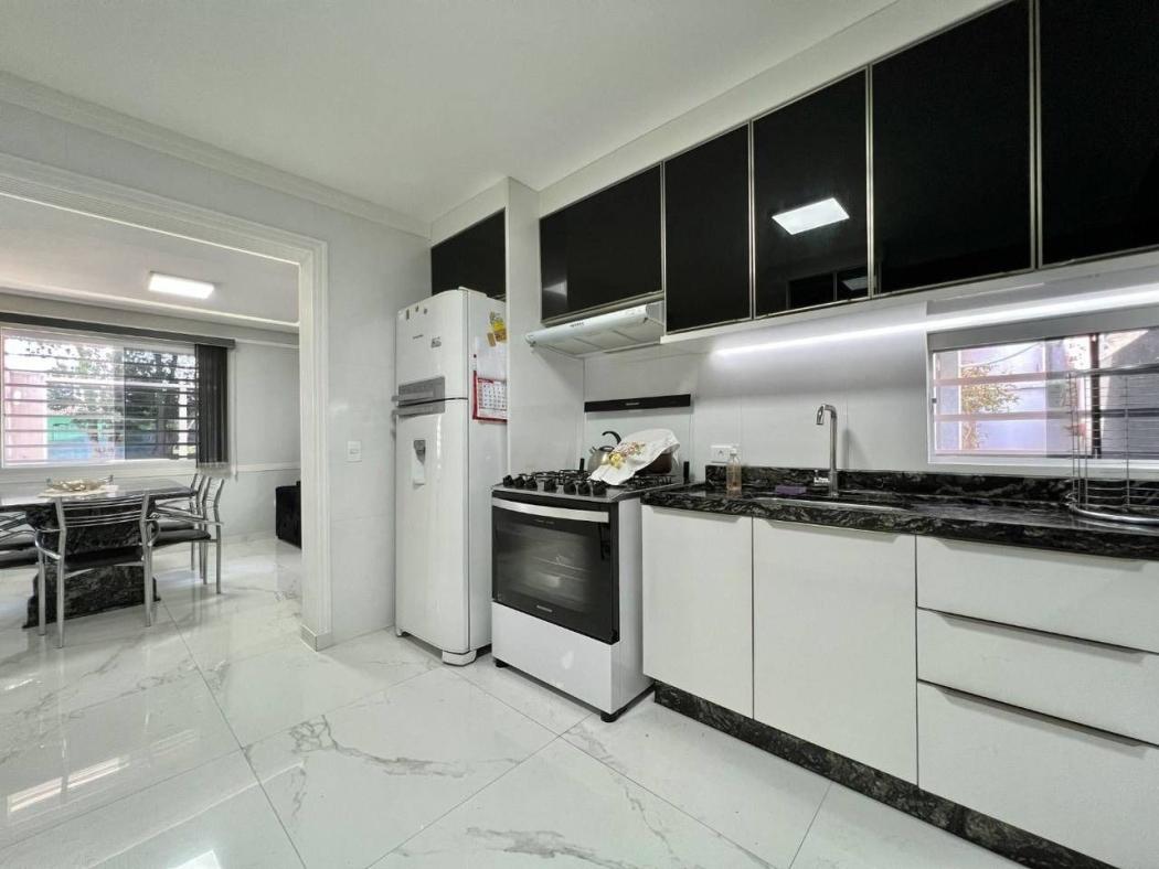 Belíssimo Sobrado 4 dormitórios à venda, 150 m²- Capão Raso - foto 4