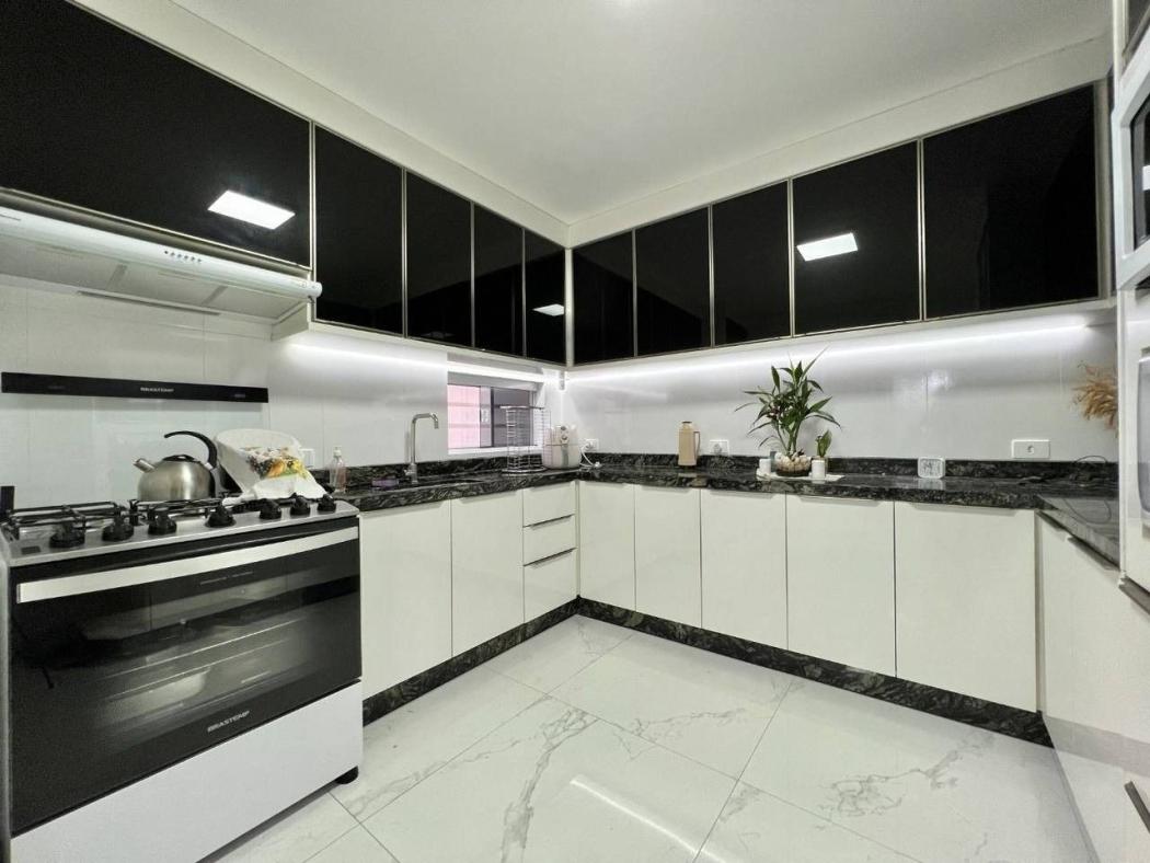 Belíssimo Sobrado 4 dormitórios à venda, 150 m²- Capão Raso - foto 5