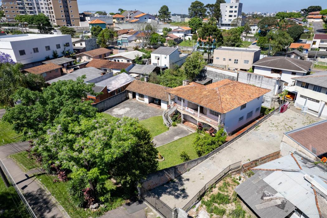 Casa com 6 Dormitórios, 5 banheiros e 10 vagas de garagem-Terreno Único de 1.089m² - OPORTUNIDADE RARA NO SANTA CÂNDIDA - foto 5