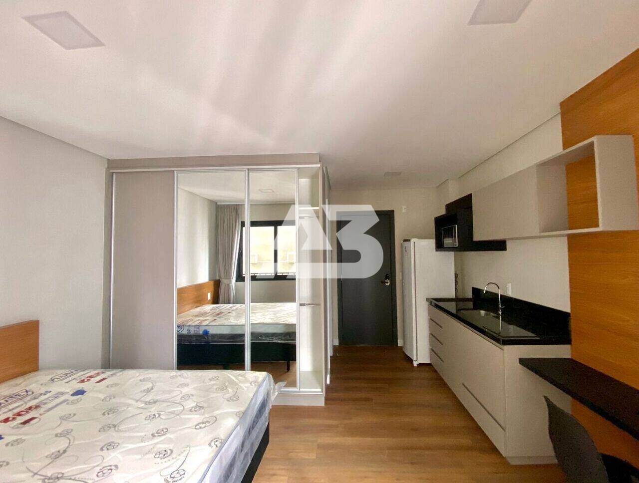 Studio com 1 dormitório para alugar, 23 m² - Centro - Curitiba/PR