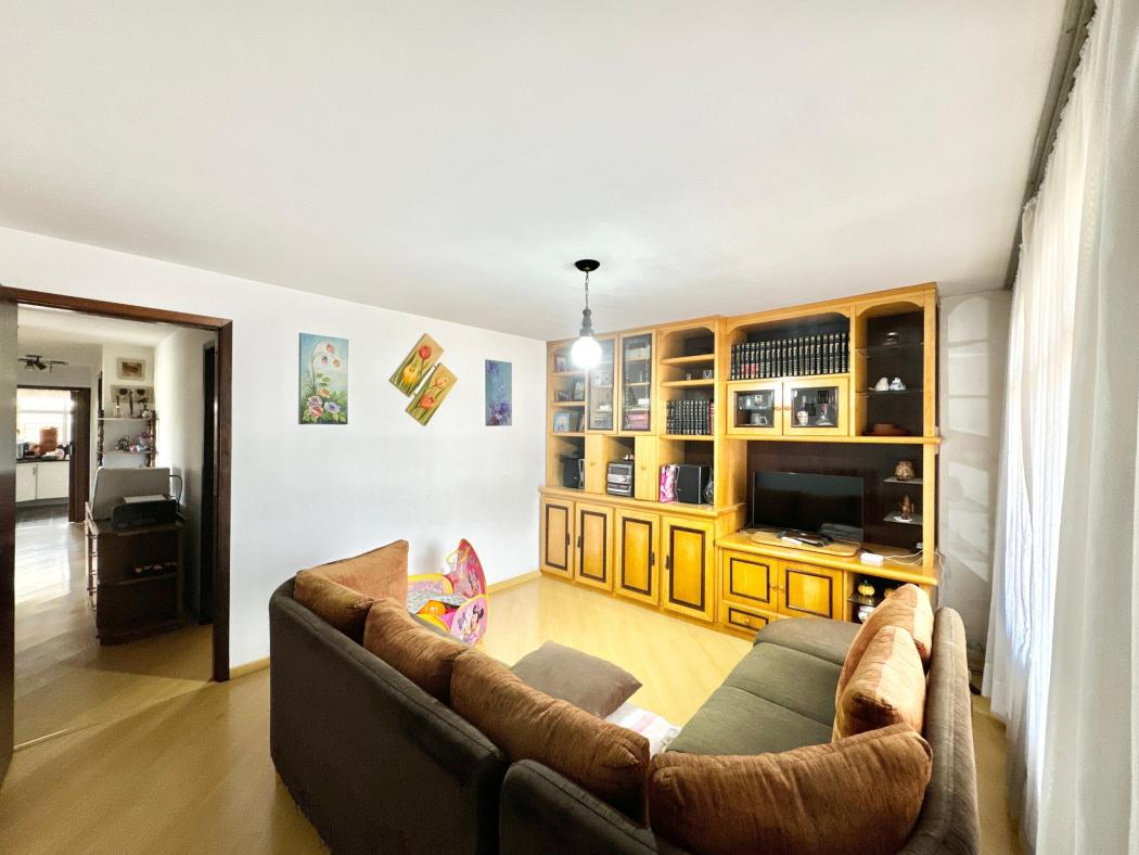 Casa AVERBADA há uma quadra da Avenida Winston Churchill ! - foto 5