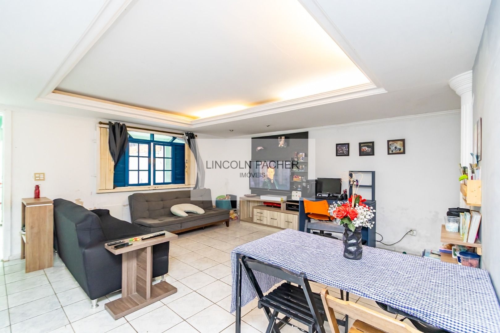 Sobrado de 440m² com amplo terreno à venda - foto 2
