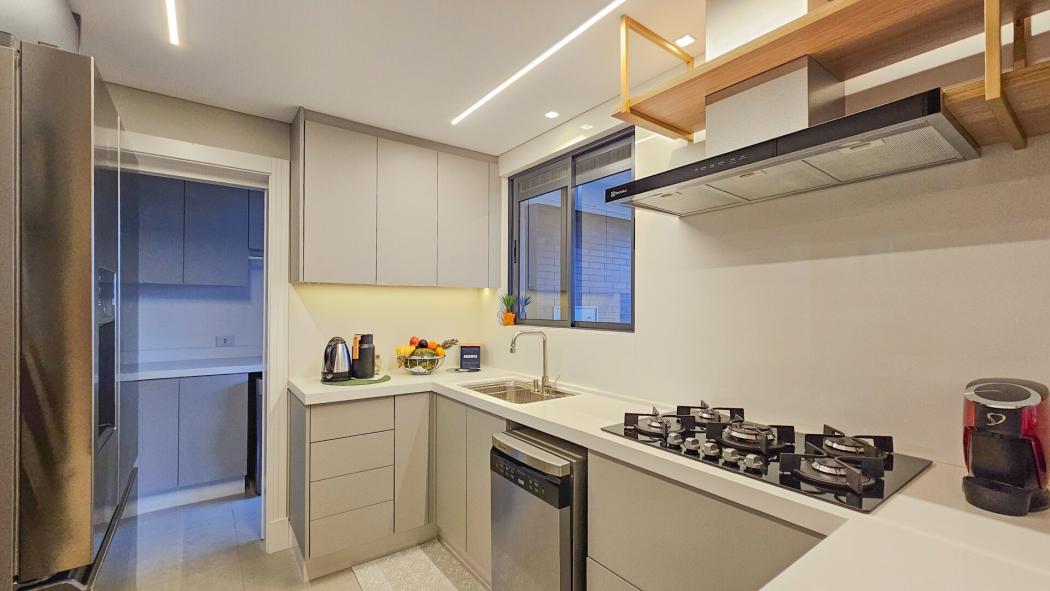 Apartamento a venda porteira fechada de 112 m² com 3 dormitórios sendo 1 suíte e 2 demi-suítes com 2 vagas de garagem no Cristo Rei - foto 2