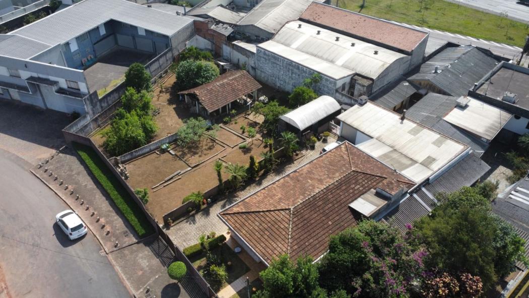 Terreno à venda,1349.00 m², Pinheirinho, CURITIBA - PR .