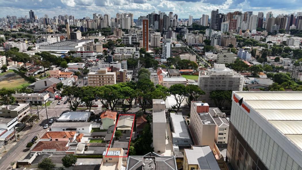 Terreno ZR4 ao lado da Ligga Arena | 550 m² | Água Verde | Permuta | à venda por R$ 2.300.000 - Curitiba/PR