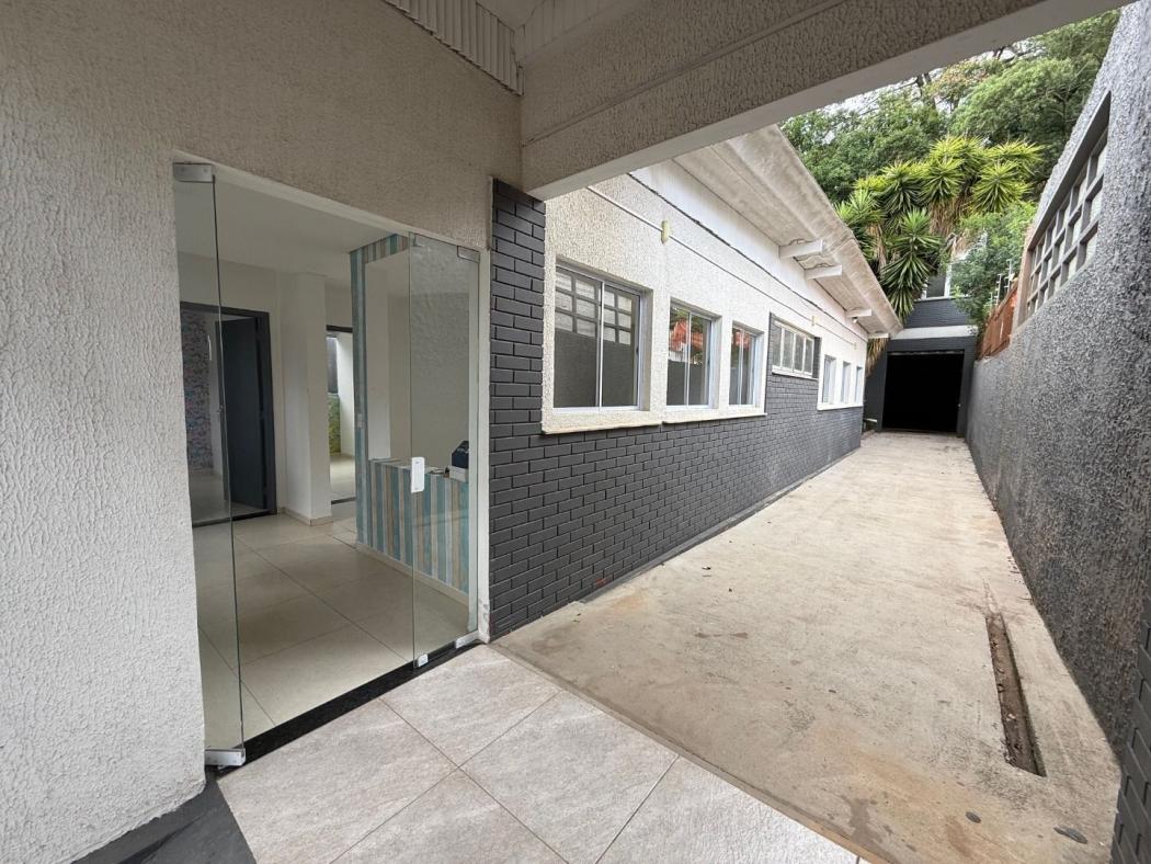 Casa para alugar com 15 salas e 5 banheiros e 10 vagas cobertas para carros, 450 m² por R$ 16.335/mês - Centro Cívico - Curitiba/PR - foto 4