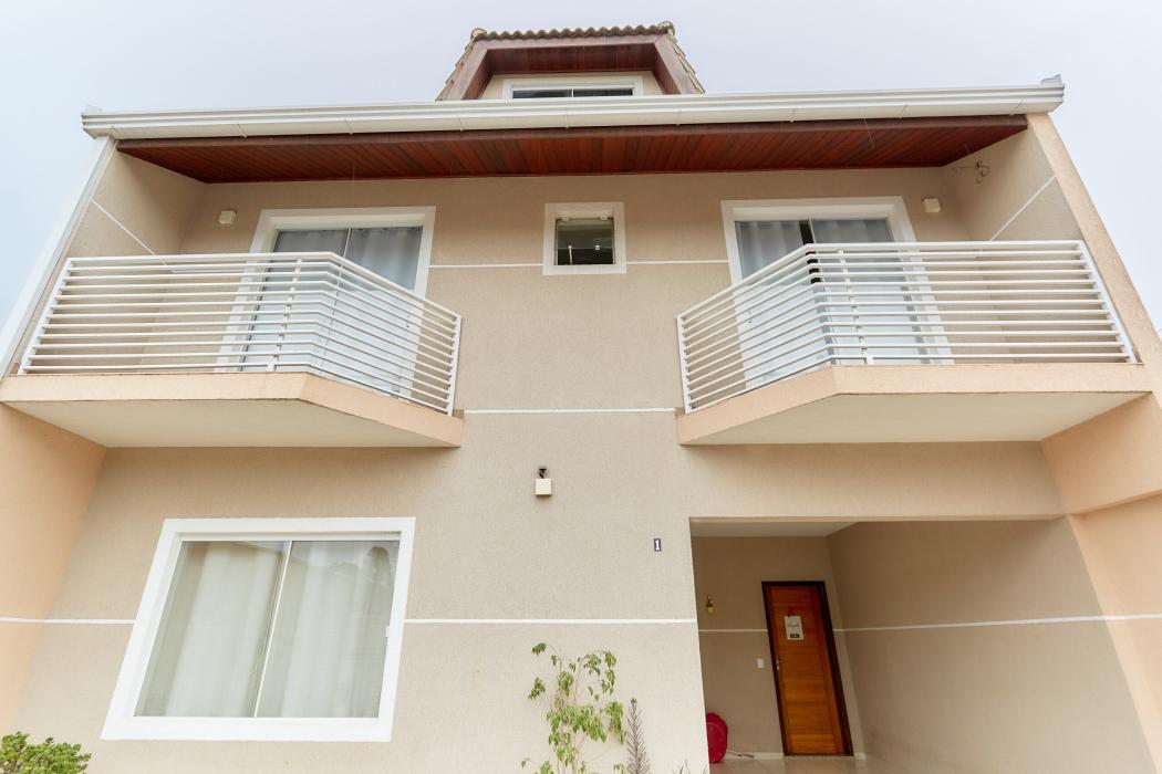 Sobrado Triplex com 4 quartos, amplo ático, vagas para até 3 carros. - foto 4