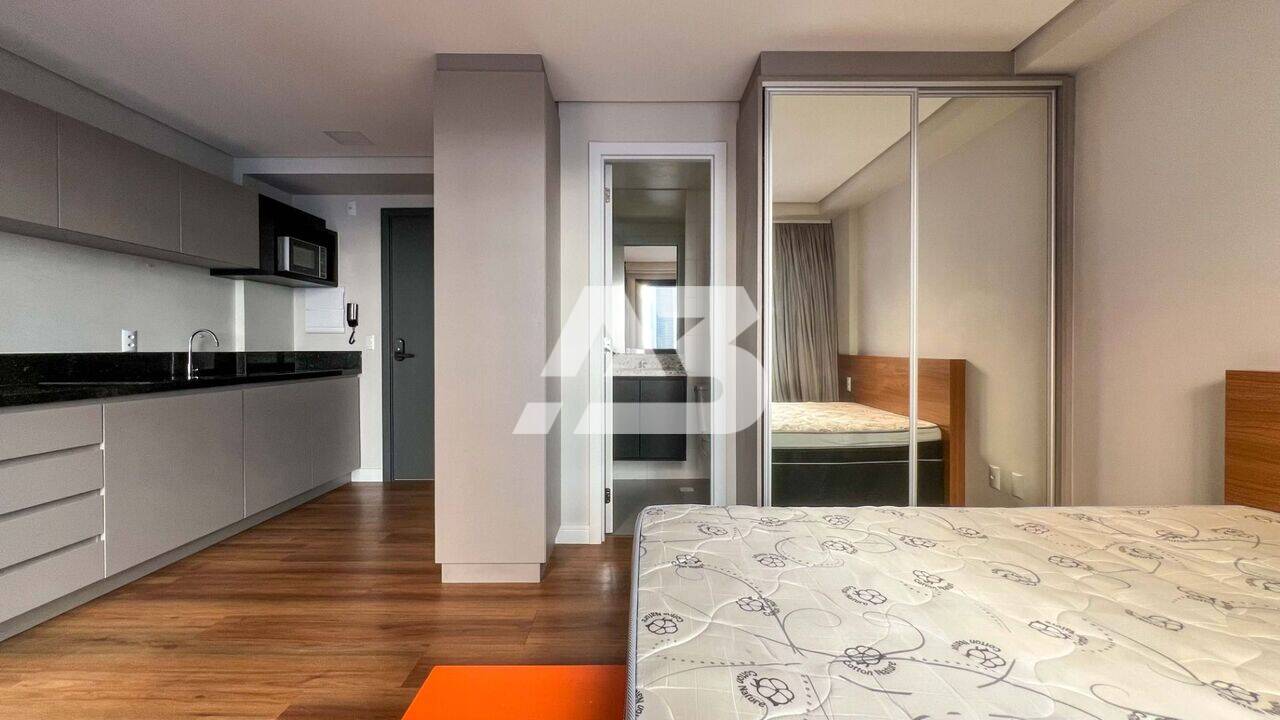Apartamento com 1 dormitório para alugar - Centro - Curitiba/PR 26m² - foto 2