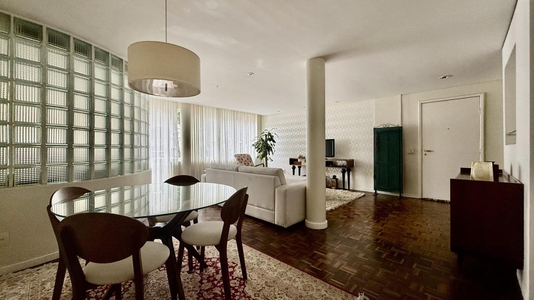 Apt com 2 Qts (tendo um Closet no 3º quarto) - Mobiliado no Batel - R$ 4.850,00 - foto 5