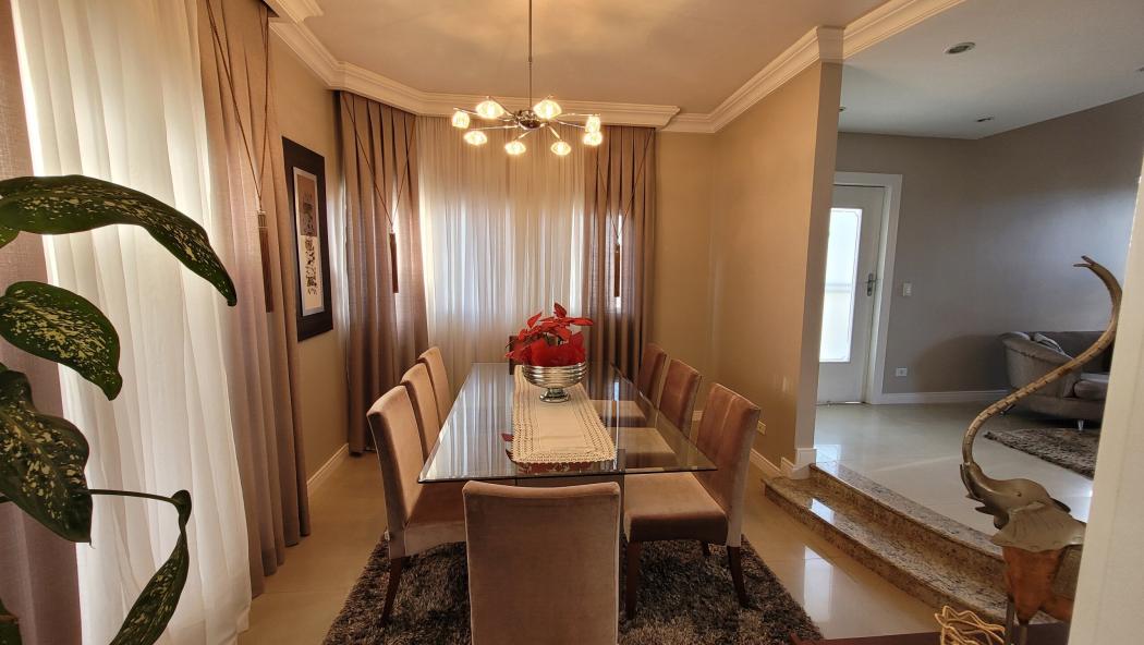 SOBRADO com 3 dormitórios à venda com 327.43m² por R$ 1.795.000,00 no bairro Guaíra - CURITIBA / PR - foto 3