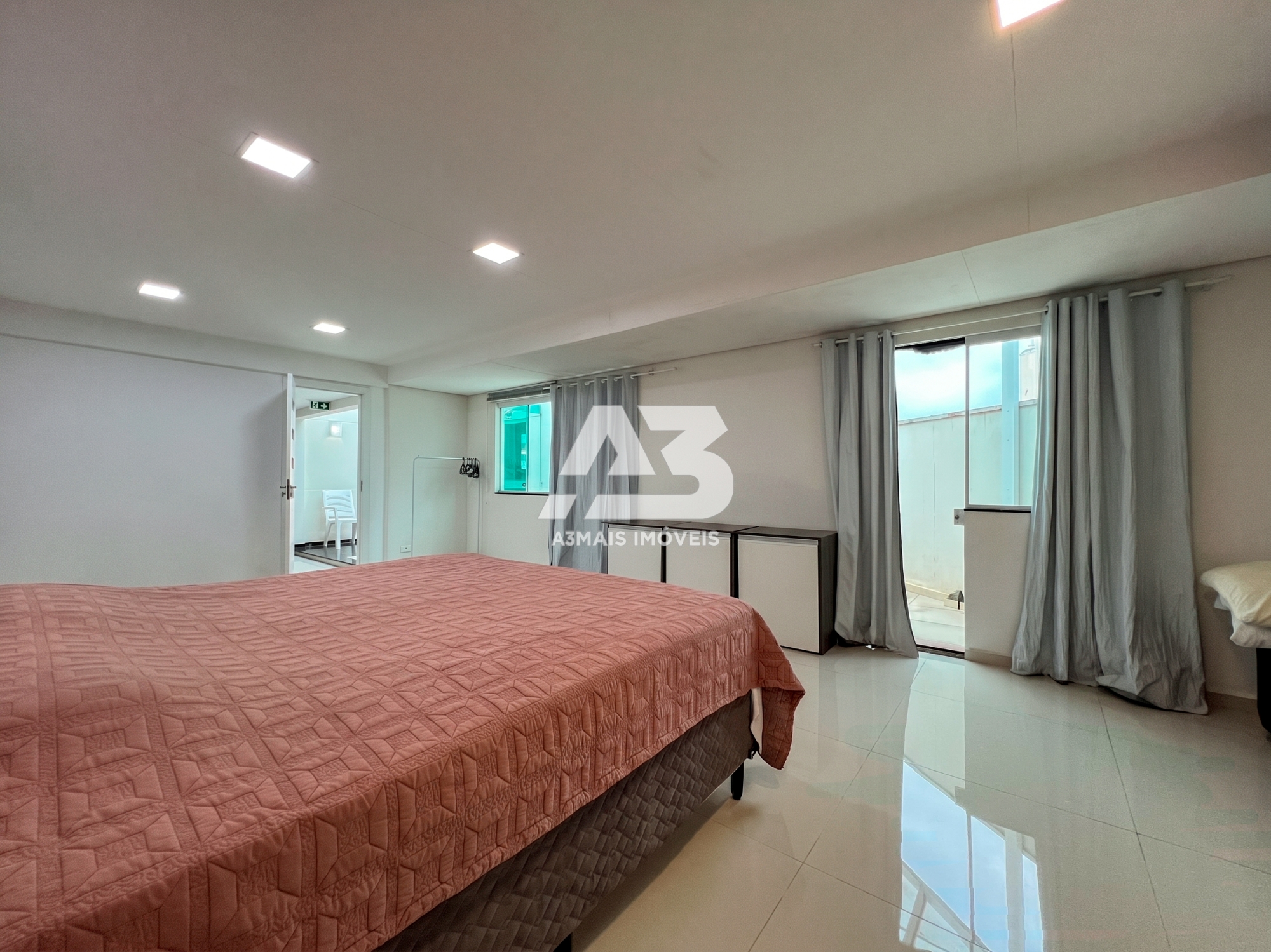 Comercial de 809m² - foto 4
