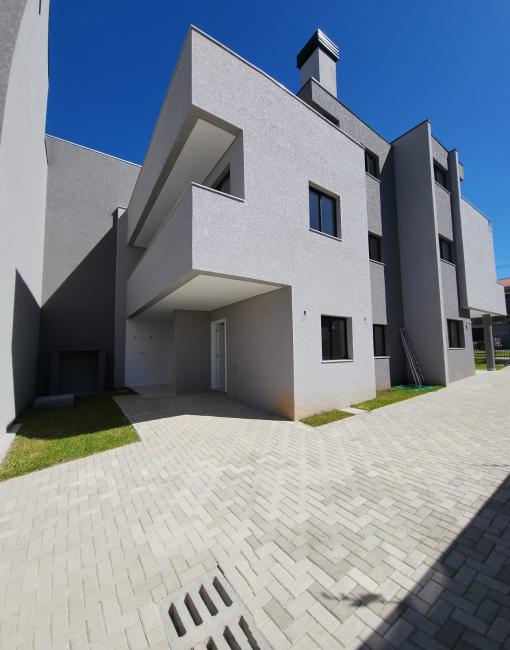 Sobrado de alto padrão, ótimo acabamento no melhor bairro de CuritibaResidencial Las Palmas sobrado numero 03 - foto 2