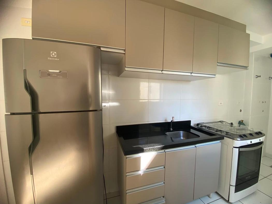 Aluga-se Apartamento, dois dormitórios, com vaga, 1.780, + Taxas no Capao Raso, - foto 2