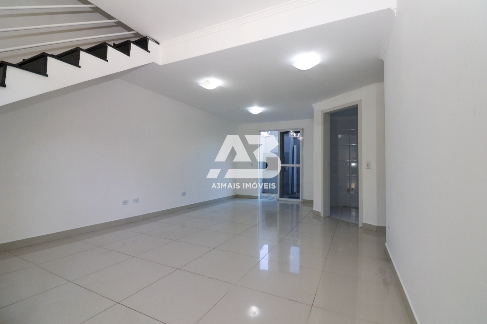 Sobrado com 3 dormitórios à venda, 151 m² por R$ 835.000 - Pinheirinho - Curitiba/PR - foto 2