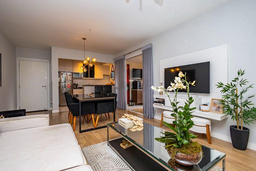 Apartamento com 3 quartos ( 1 suíte ), à venda - Água Verde